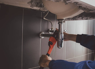 Karamürsel Lavabo Tikali Boru Açma